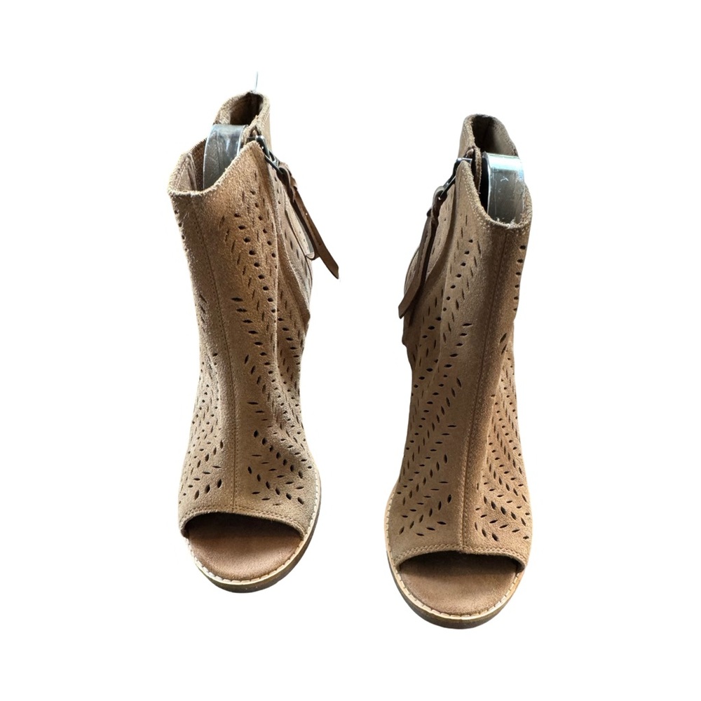 TOMS Majorca Peep Toe Bootie Toffee Suede Leather Size 8 Side Zip/with Tassel